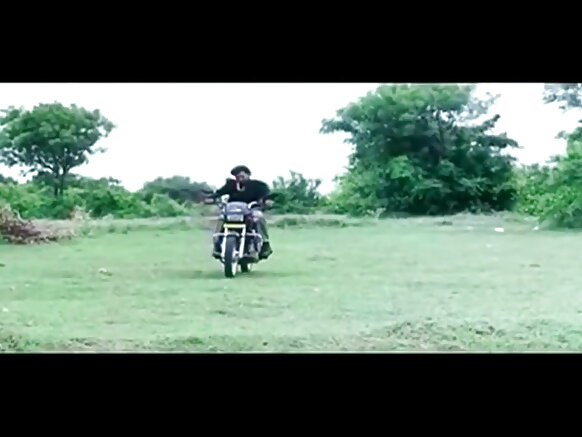 తెలుగు మొదటి సినిమా సాఫ్ట్‌కోర్ మొదటి సెక్సీ సినిమా వీడియో భోజ్‌పురి రాత్రి దృశ్యం