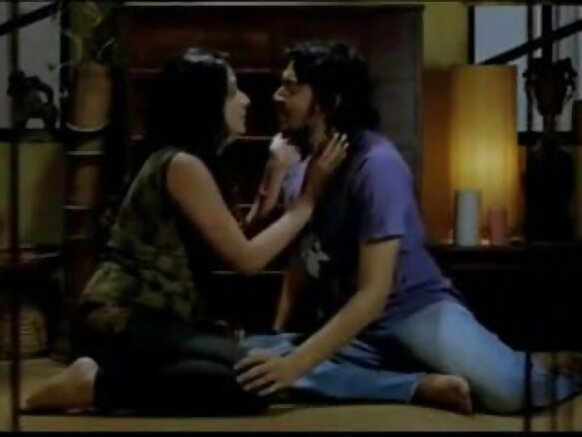 ఇద్దరు అబ్బాయిలు ఒక అమ్మాయి దేశీ xxxx సెక్సీ ఫిల్మ్‌తో సరదాగా గడిపారు