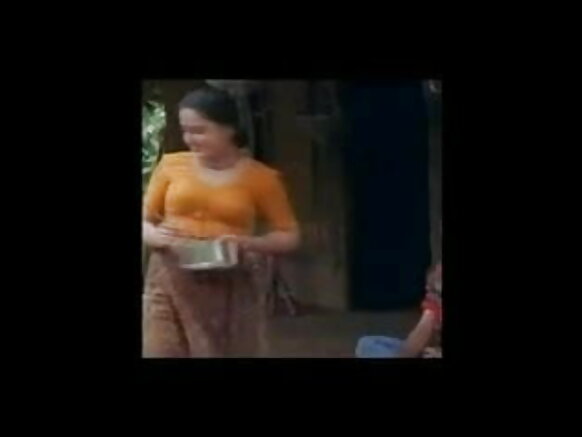 అందమైన ఆంటీ మల్లు xxx పూర్తి HD హిందీ నెక్‌లైన్ మల్లు ఆంటీని చూపించు