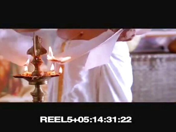 నందనా సేన్ టాప్‌లెస్ సెక్సీ హిందీ ఫిల్మ్ సెక్సీ రసియాలో పూర్తి రొమ్ములను చూపిస్తుంది - టాప్‌లెస్