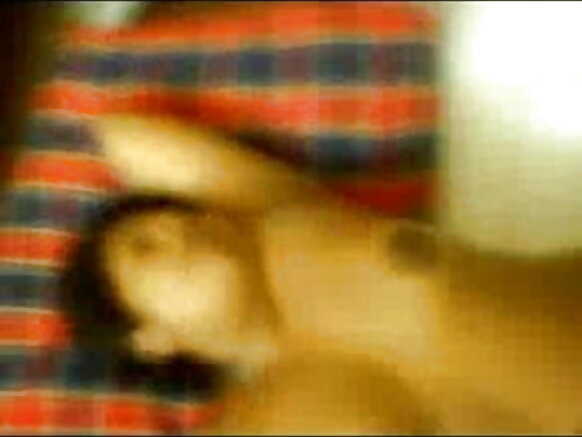 Hot Indian Movie Video హస్తప్రయోగం చేస్తుండగా బరువైన ఆంటీ యొక్క పుస్సీని ఆమె ప్రియుడు బయటపెట్టాడు