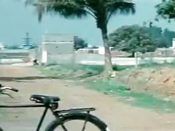 తమిళ బ్లూ మూవీ - సీన్ 1 సెక్సీ ఇమేజ్ షో వీడియో 1