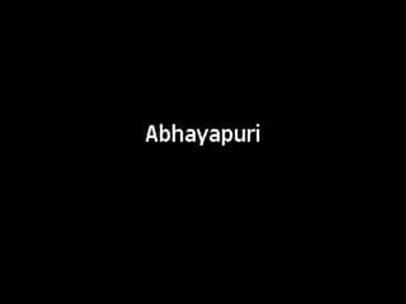 వింత గాలి హిందీ వీడియో సెక్సీ మూవీలో తమ ప్రేమికుడికి వక్షోజాలు ఇస్తున్న చాలా అందమైన యువ జంట