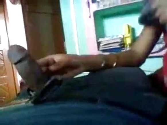సెక్సీ-సెక్సీ సినిమా జంట కోసం నాకు ఆంటీ ఇండియా కావాలి
