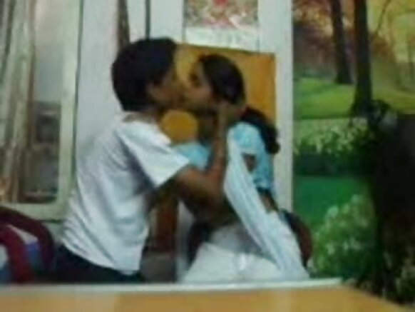 bf xxx అమ్మాయి ఆత్మవిశ్వాసం పీల్చడం మరియు వక్షోజాలను చప్పరించడం సెక్సీ సినిమా hdని పట్టుకుంది